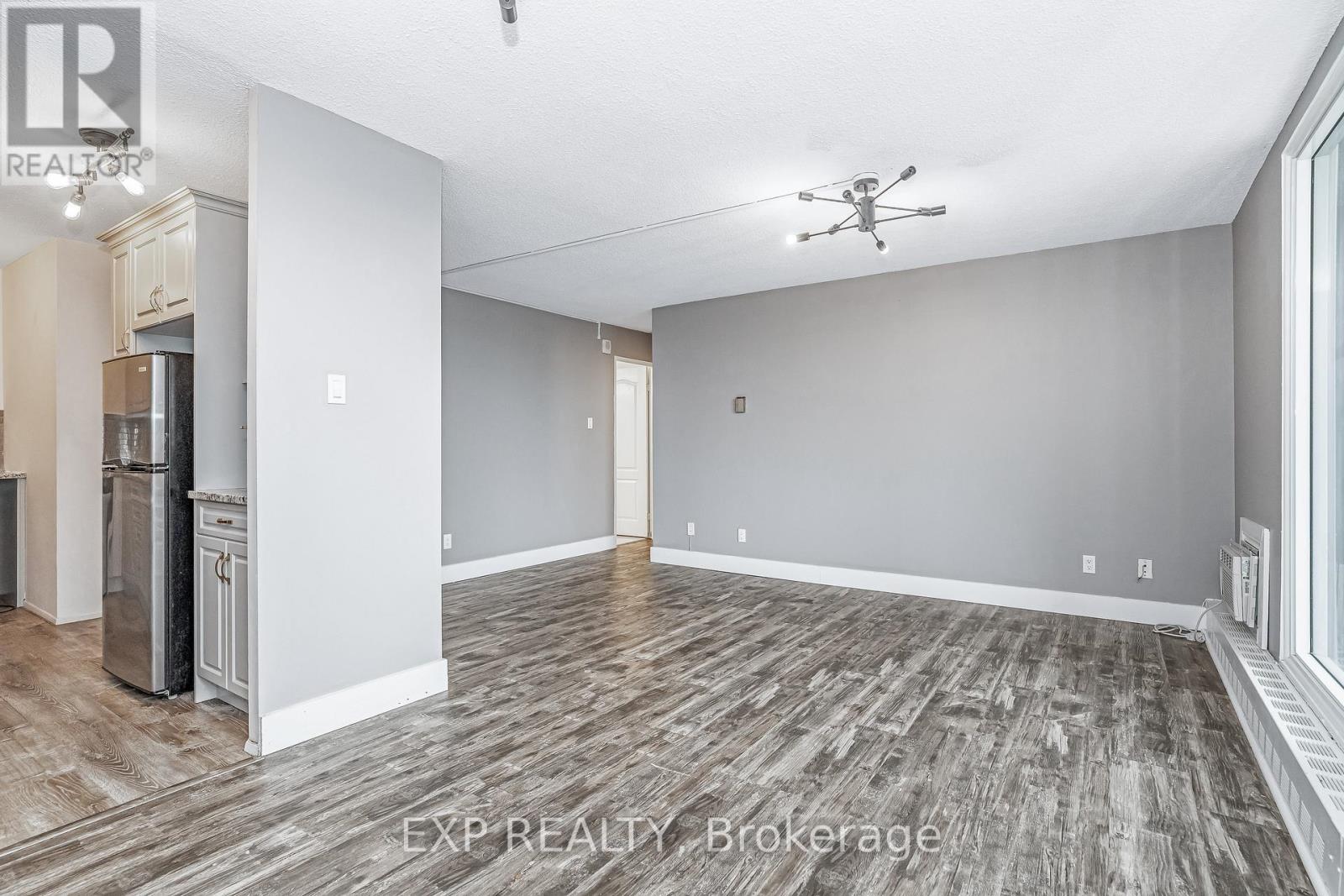 2007 - 1785 Frobisher Lane, Ottawa, Ontario  K1G 3T7 - Photo 6 - X12356638