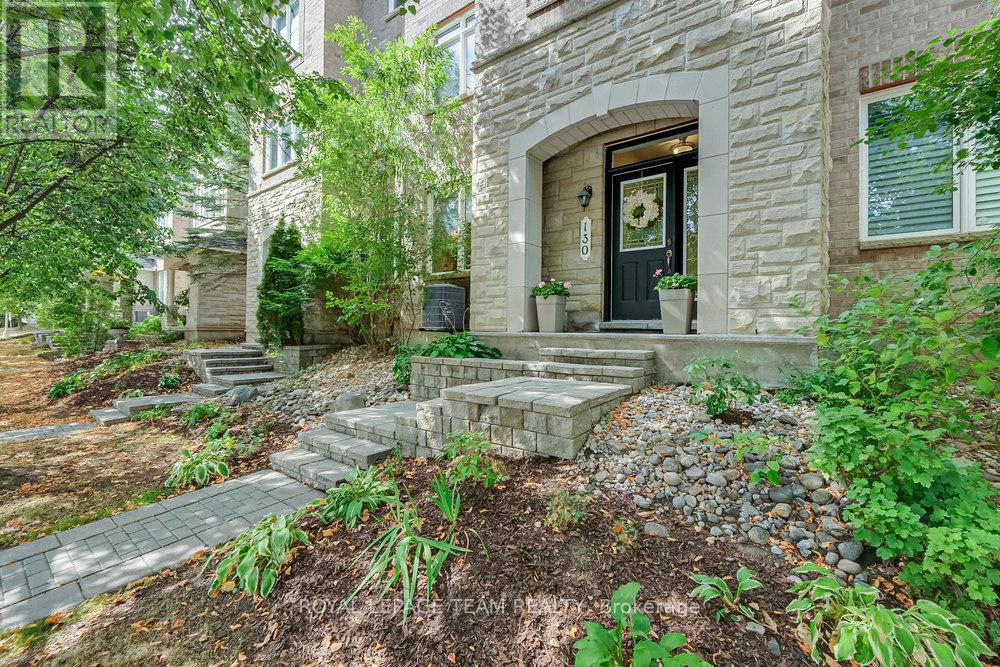 6 - 130 Lanark Avenue, Ottawa, Ontario  K1Z 1E6 - Photo 3 - X12356647