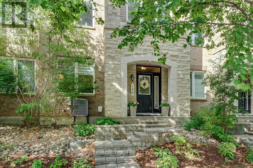 6 - 130 Lanark Avenue, Ottawa, Ontario  K1Z 1E6 - Photo 4 - X12356647