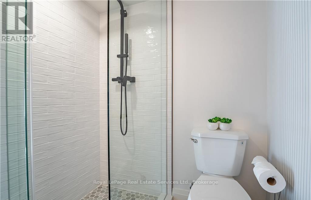 4 6th Street, Grimsby, Ontario  L3M 2T3 - Photo 26 - X12356673