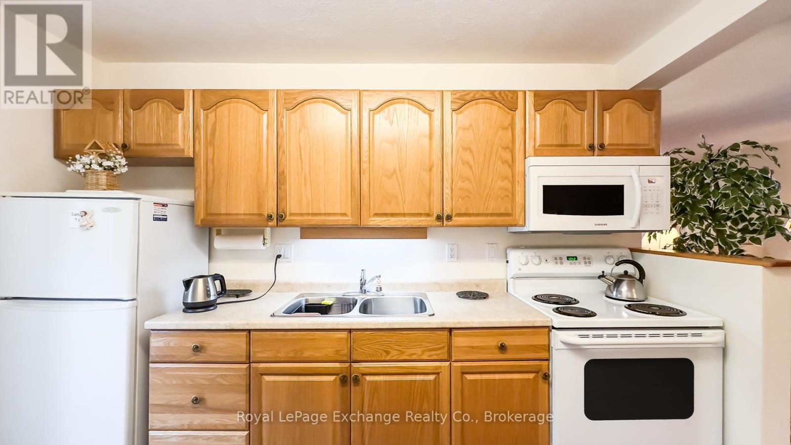 304 Sauk Court E, Huron-Kinloss, Ontario  N2Z 2X3 - Photo 38 - X12356582