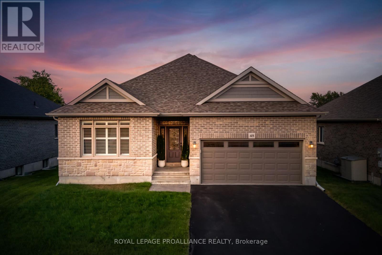 48 STONECREST BOULEVARD, Quinte West, Ontario