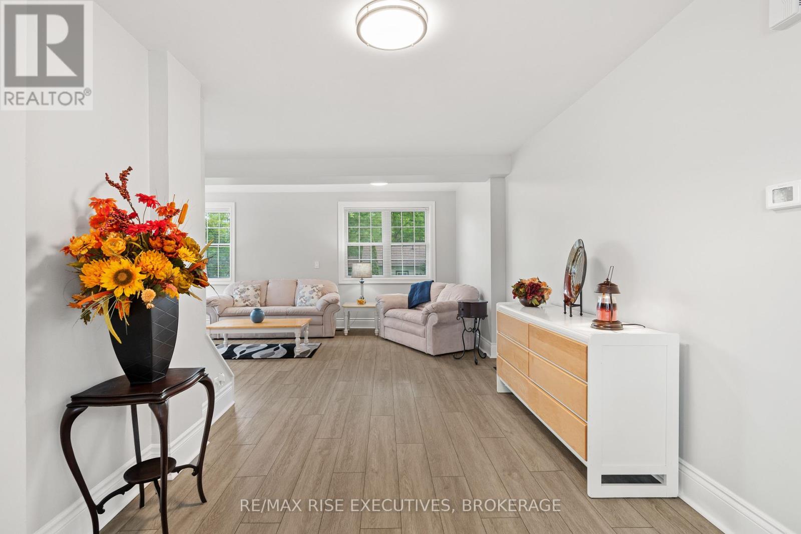 425 King Street W, Gananoque, Ontario  K7G 2G8 - Photo 7 - X12356607