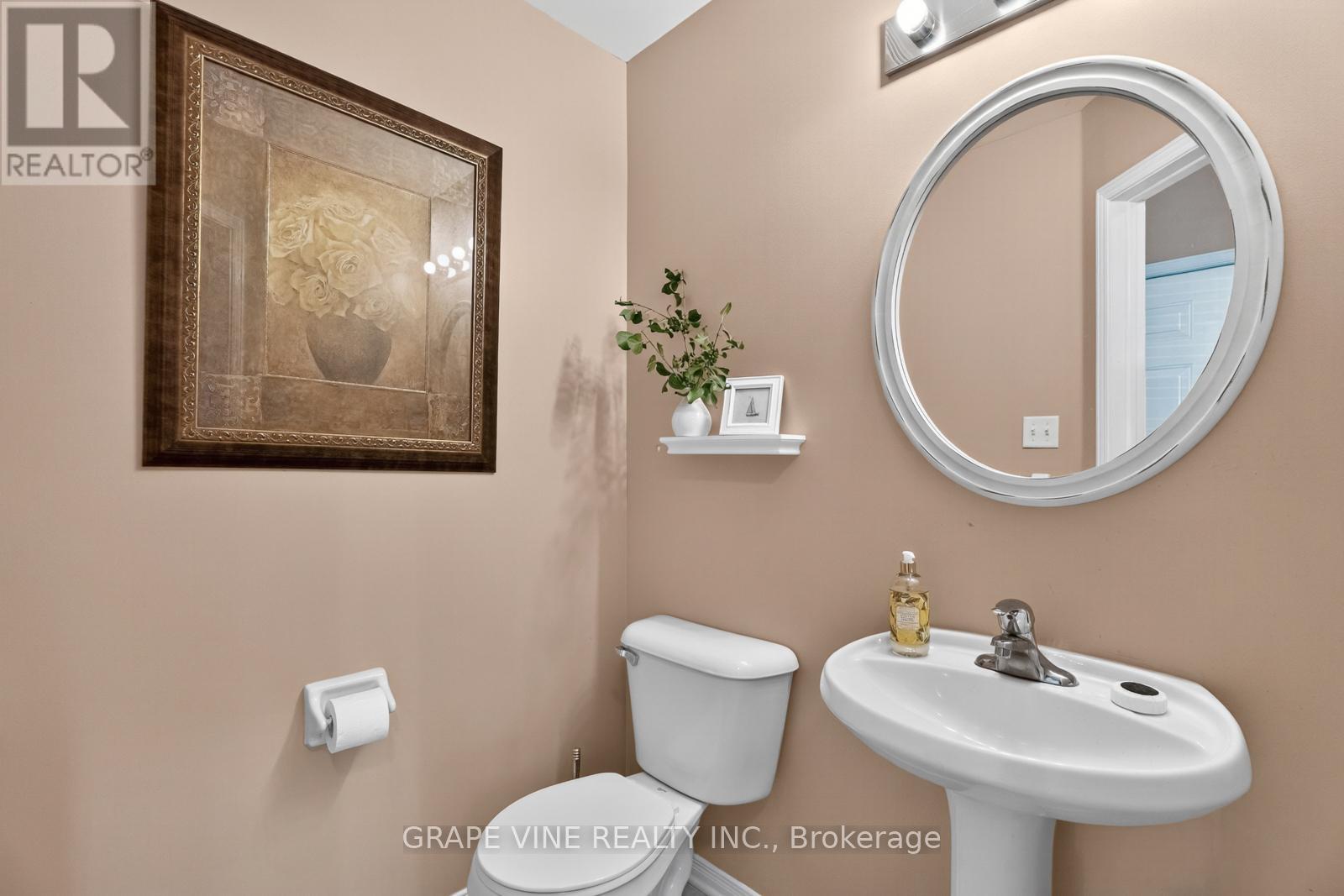 Property at 21 FIELDBERRY PRIVATE image 5