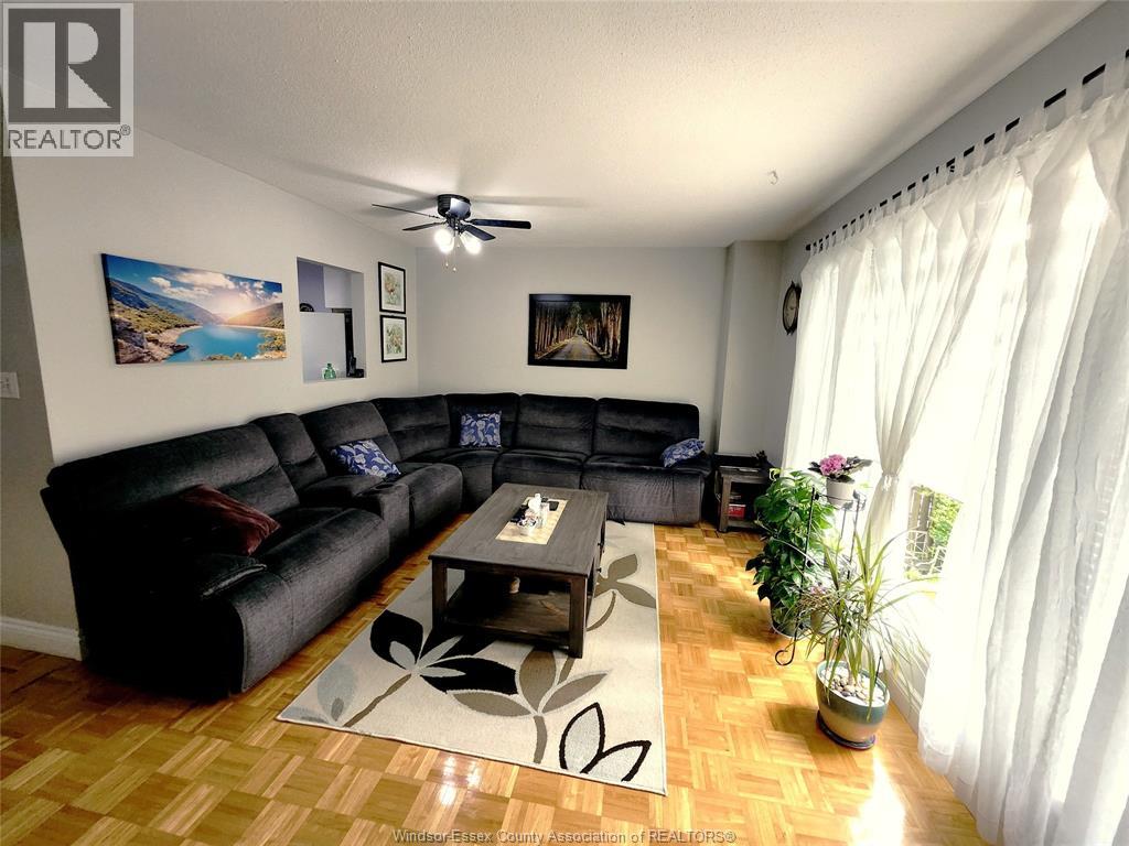 Property at 6374 THORNBERRY image 4