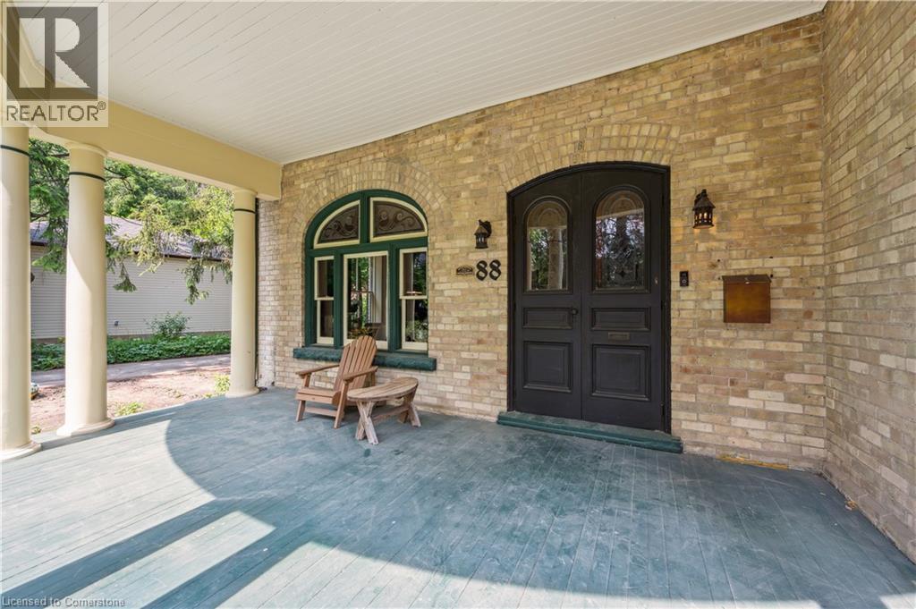 Property at 88 WILLIAM Street W image 4