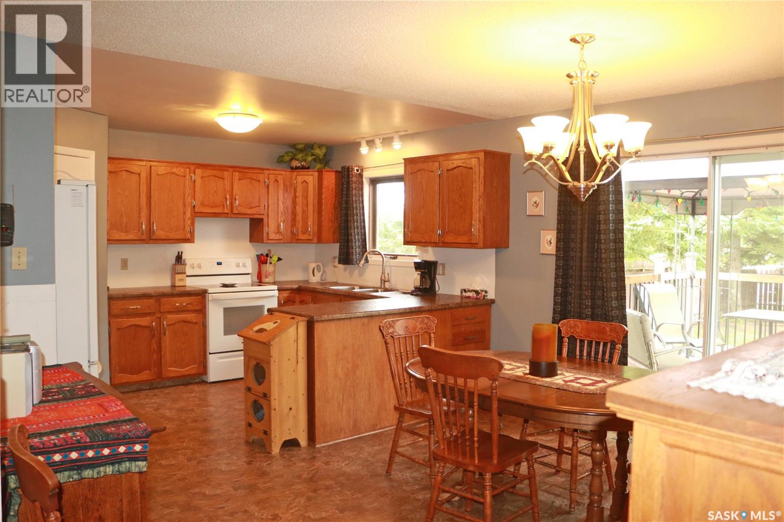 32 Howard Crescent, Lanigan, Saskatchewan  S0K 2M0 - Photo 5 - SK016199