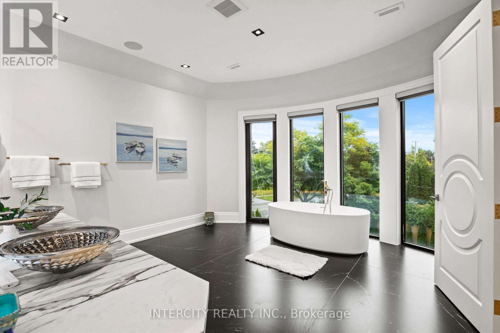 1 Silvergrove Road, Toronto, Ontario  M5L 2N5 - Photo 22 - C12356557