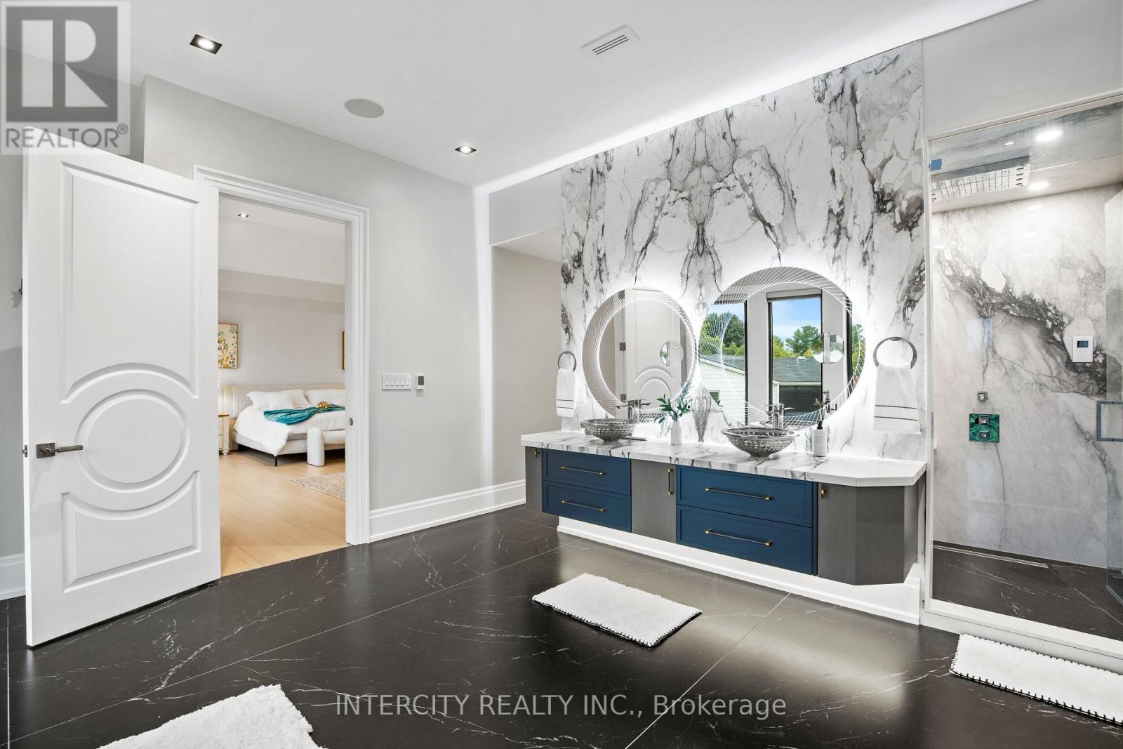 1 Silvergrove Road, Toronto, Ontario  M5L 2N5 - Photo 24 - C12356557