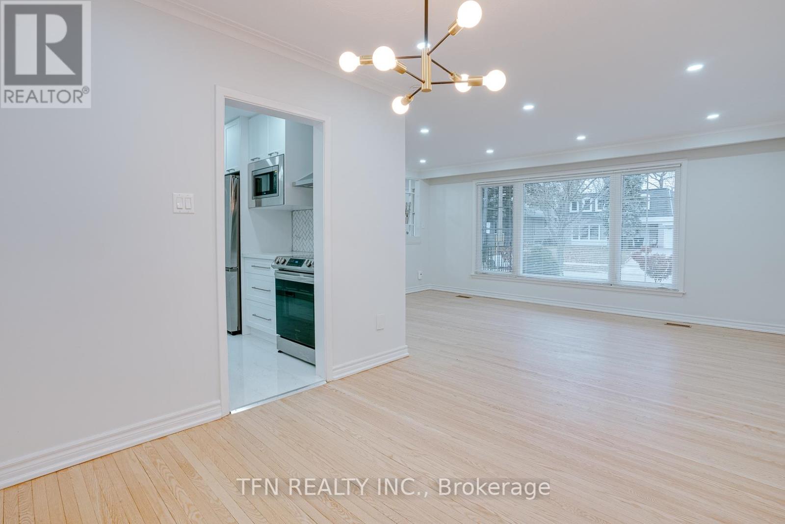 Upper - 25 Karen Road, Toronto, Ontario  M3A 3L5 - Photo 11 - C12356621