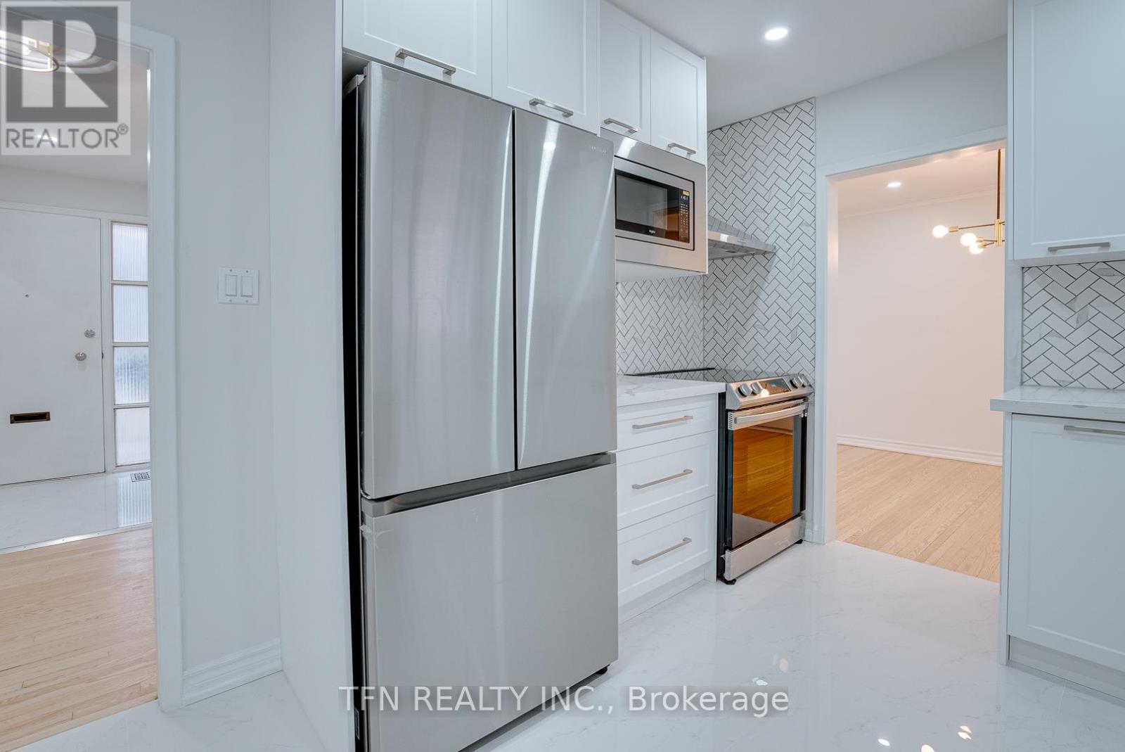Upper - 25 Karen Road, Toronto, Ontario  M3A 3L5 - Photo 14 - C12356621