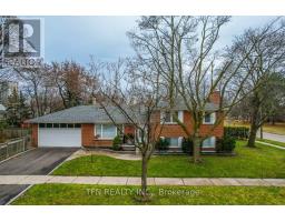 UPPER - 25 KAREN ROAD, Toronto, Ontario