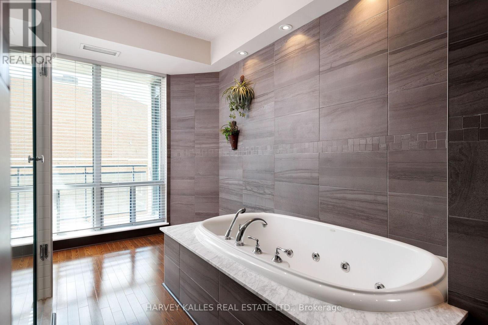 2701 - 300 Bloor Street E, Toronto (Rosedale-Moore Park), Ontario  M4W 3Y2 - Photo 25 - C12356674