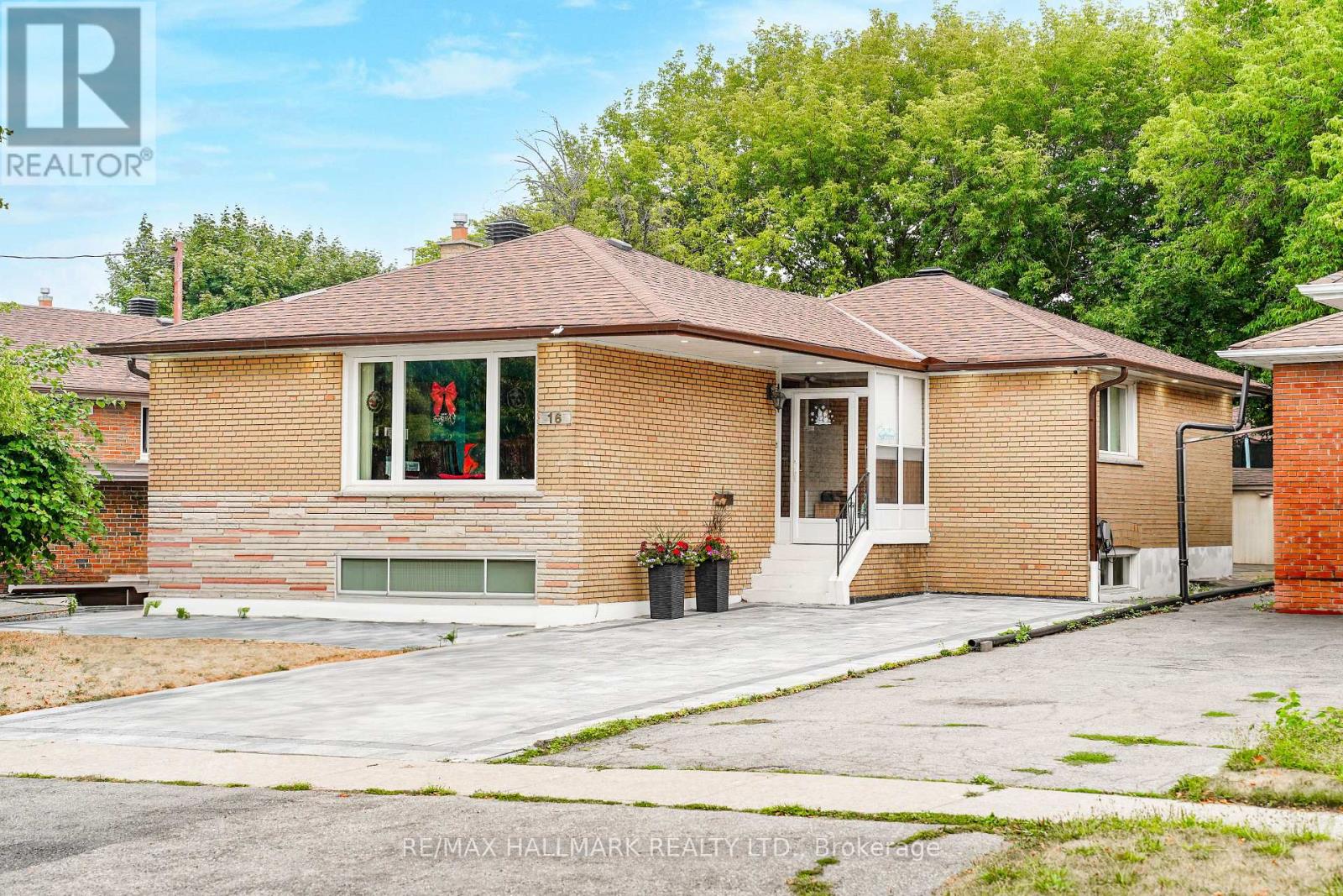 Property at 16 ARAMAN DRIVE image 1