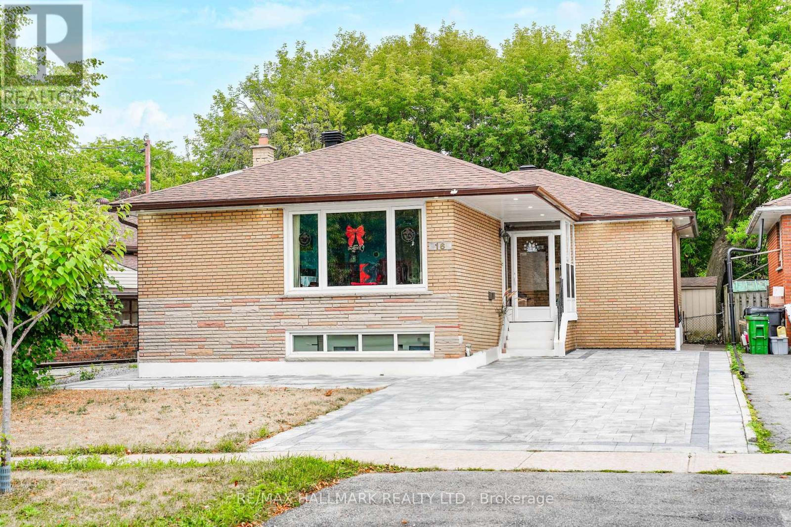 Property at 16 ARAMAN DRIVE image 3