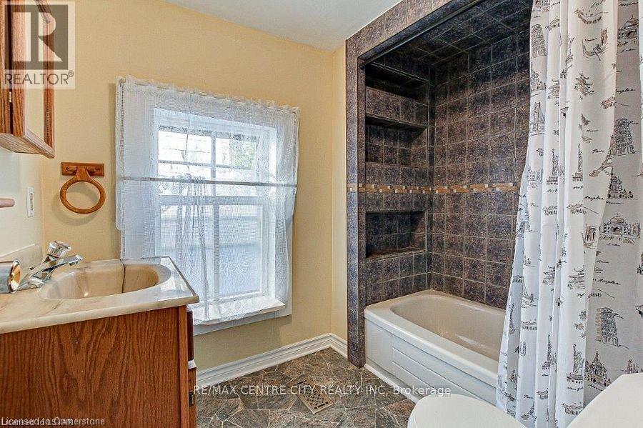 279 Charlotte Street, Port Stanley, Ontario  N5L 1A8 - Photo 2 - 40758364