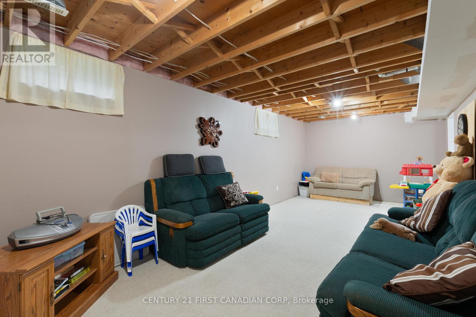 340 Canterbury Place, Central Elgin, Ontario  N0L 1B0 - Photo 33 - X12356748