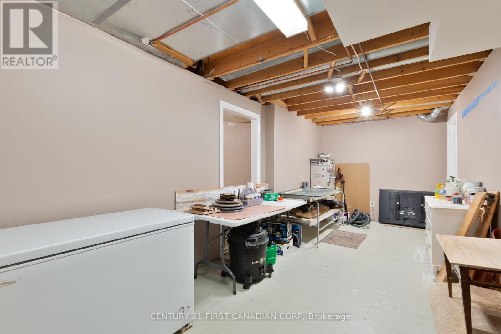 340 Canterbury Place, Central Elgin, Ontario  N0L 1B0 - Photo 35 - X12356748