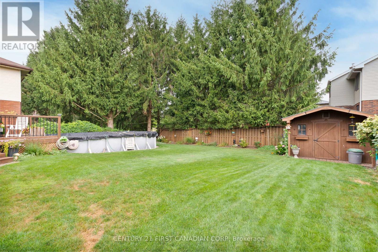 340 Canterbury Place, Central Elgin, Ontario  N0L 1B0 - Photo 38 - X12356748