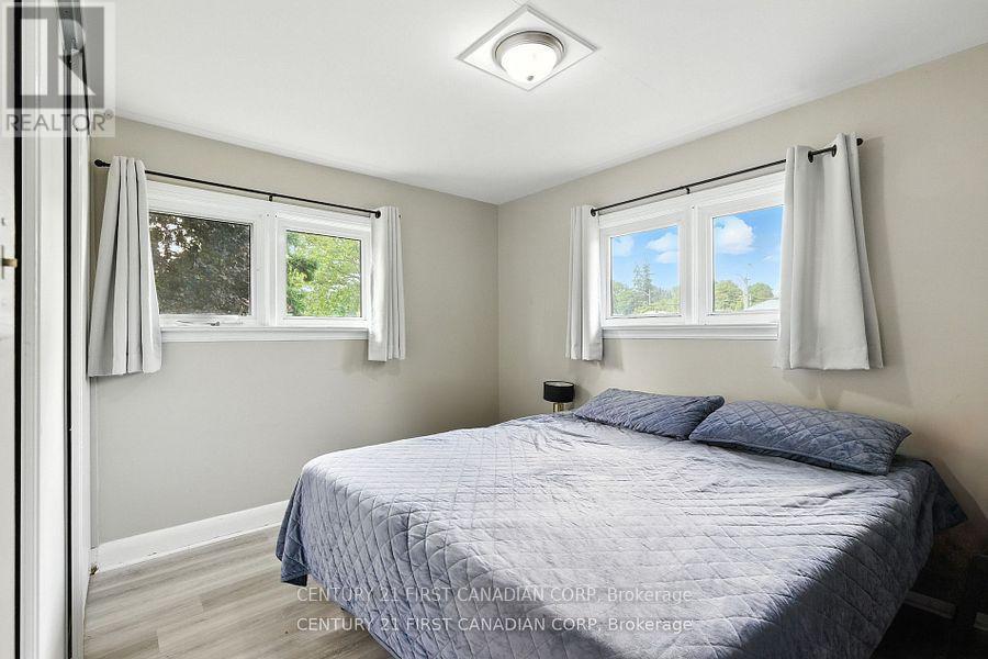 330 Glenrose Drive, London South, Ontario  N6K 2A8 - Photo 17 - X12356755