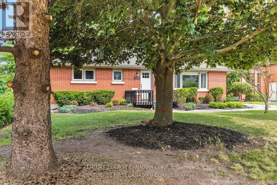 330 Glenrose Drive, London South, Ontario  N6K 2A8 - Photo 2 - X12356755