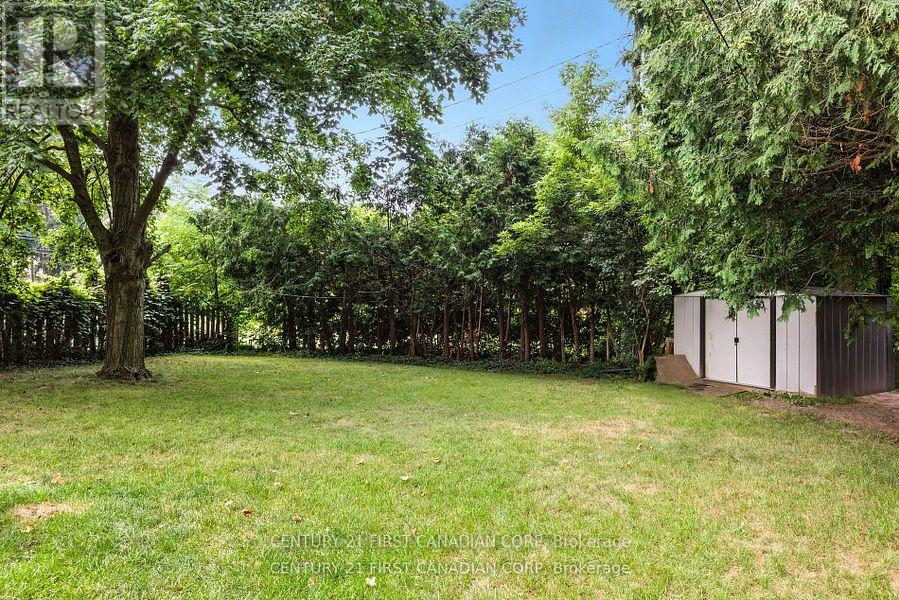 330 Glenrose Drive, London South, Ontario  N6K 2A8 - Photo 36 - X12356755