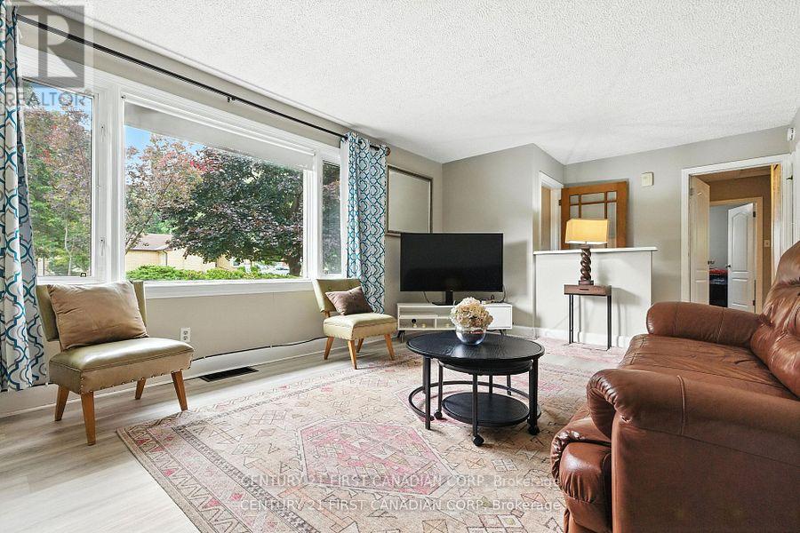 330 Glenrose Drive, London South, Ontario  N6K 2A8 - Photo 9 - X12356755