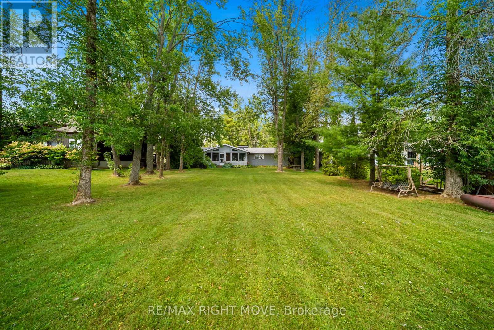 2551 Amigo Drive, Severn (West Shore), Ontario  L3V 6H3 - Photo 21 - S12356539