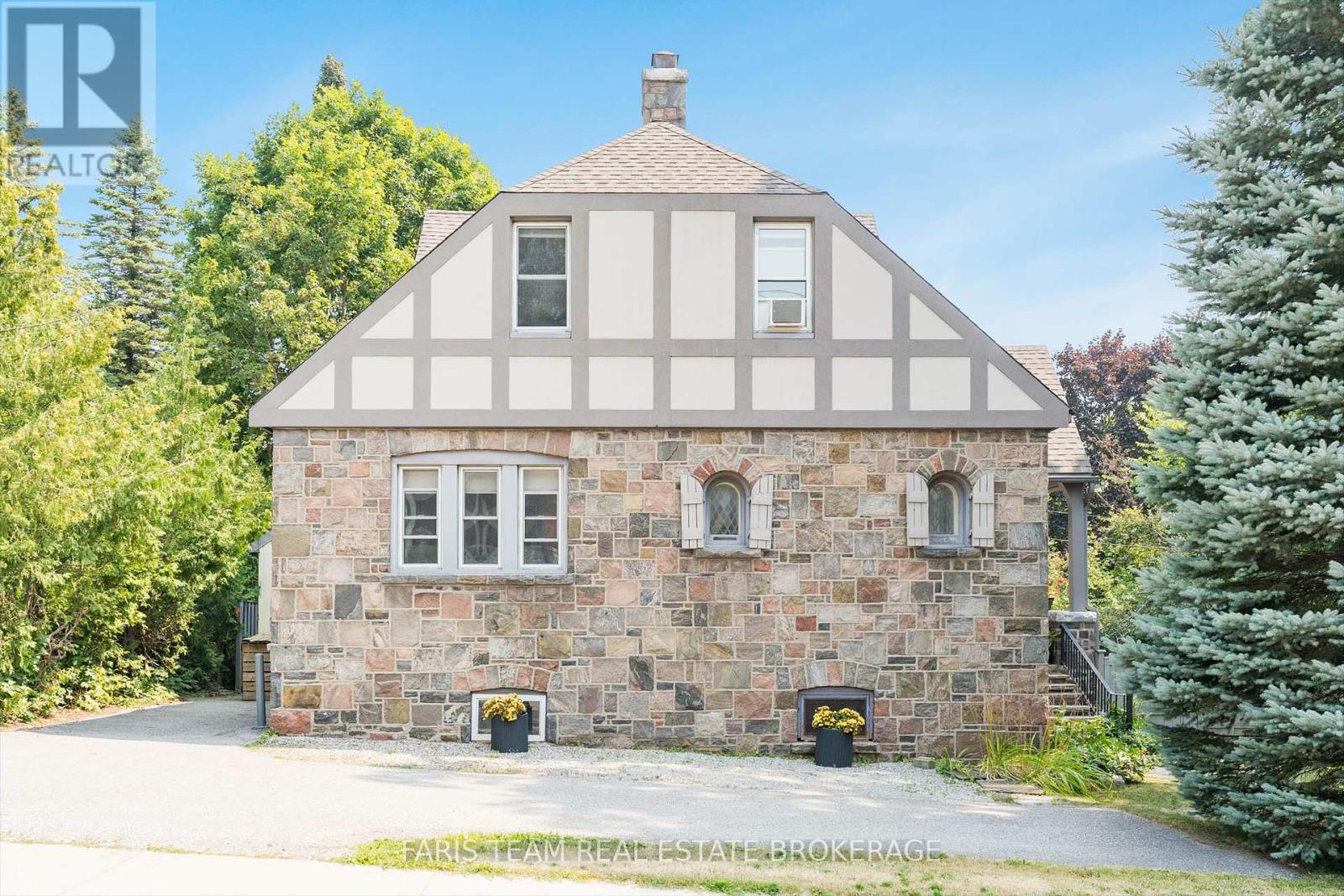 Property at 44 TECUMSETH STREET image 2