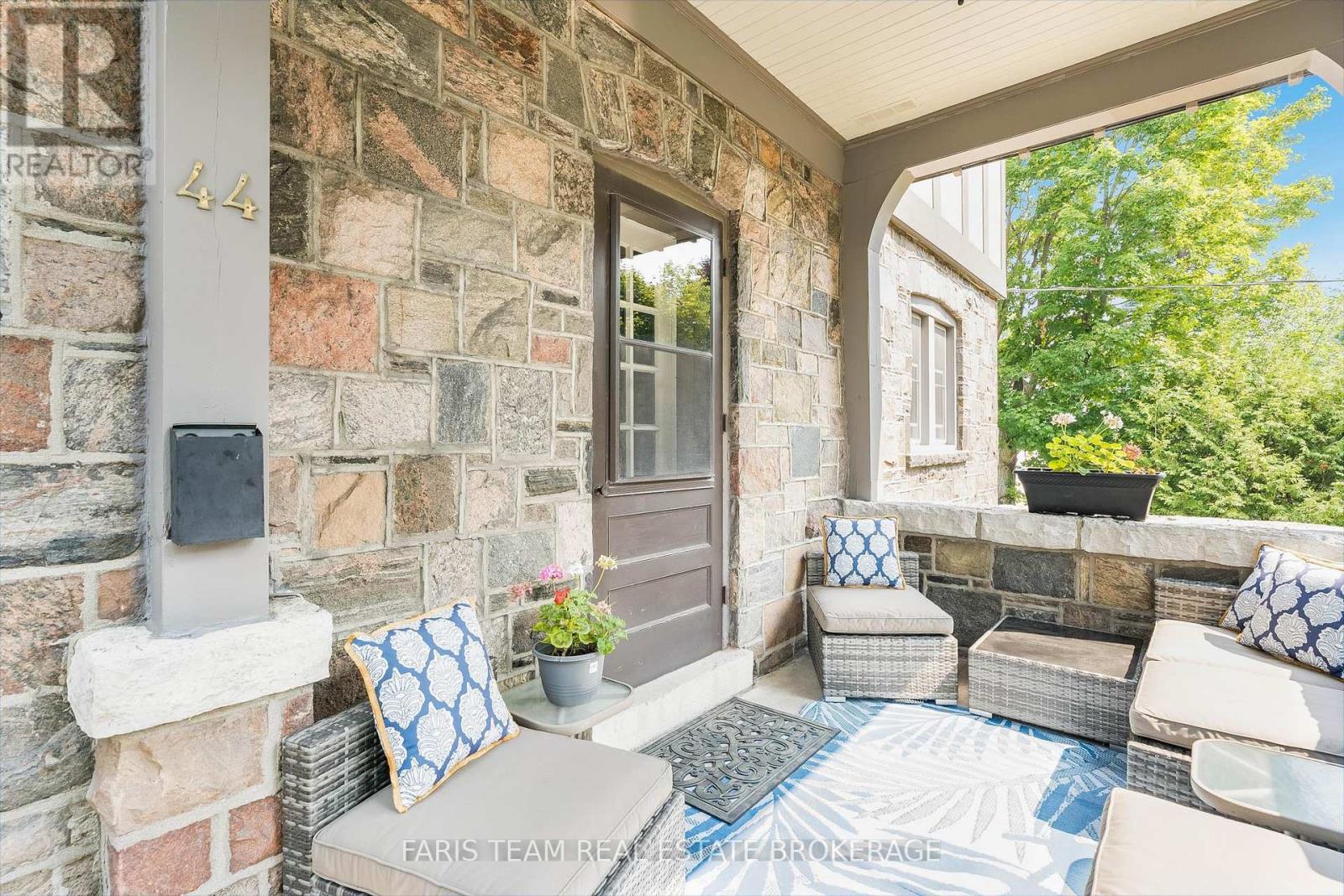 Property at 44 TECUMSETH STREET image 3
