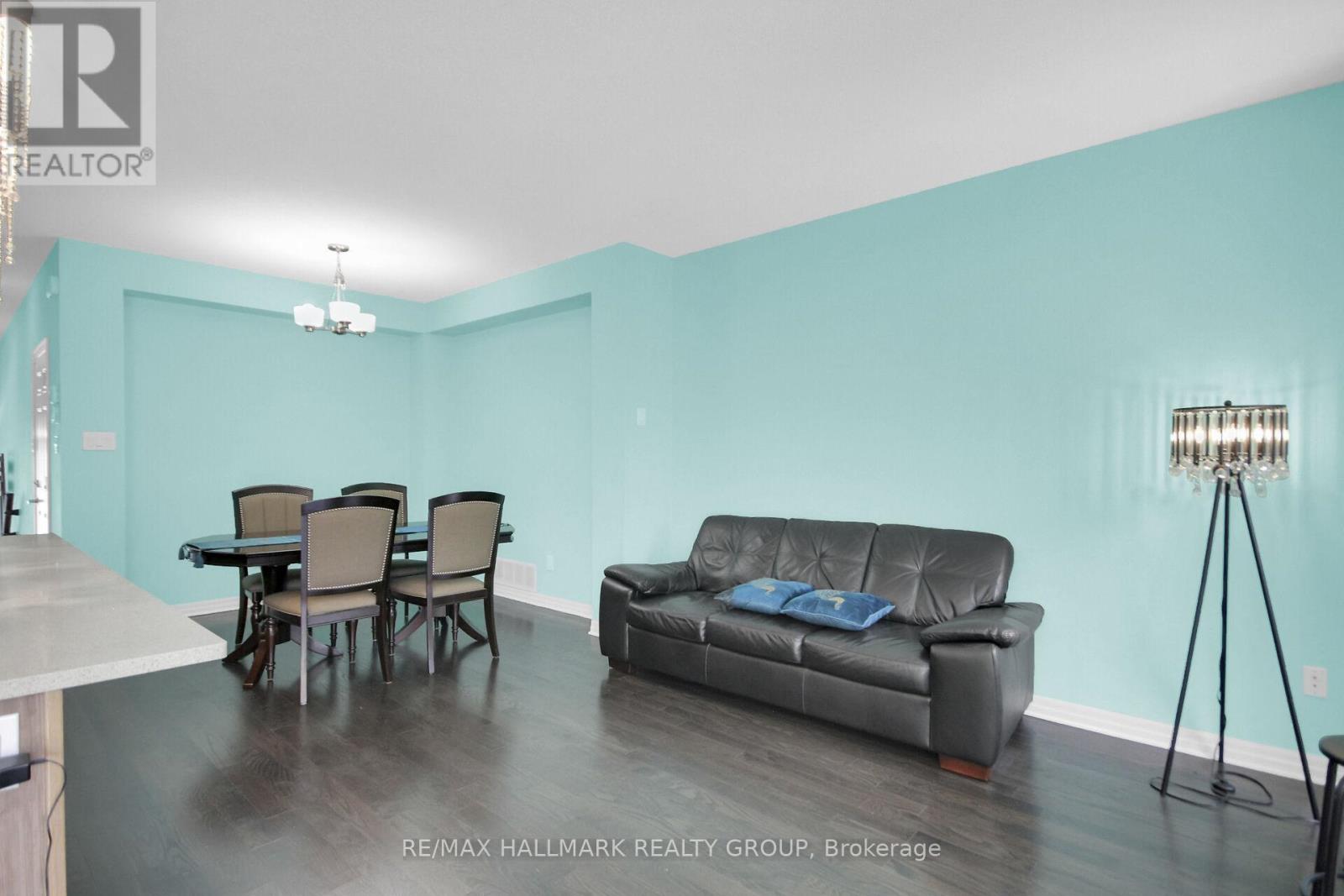 117 Overberg Way, Ottawa, Ontario  K2S 0V9 - Photo 11 - X12356700
