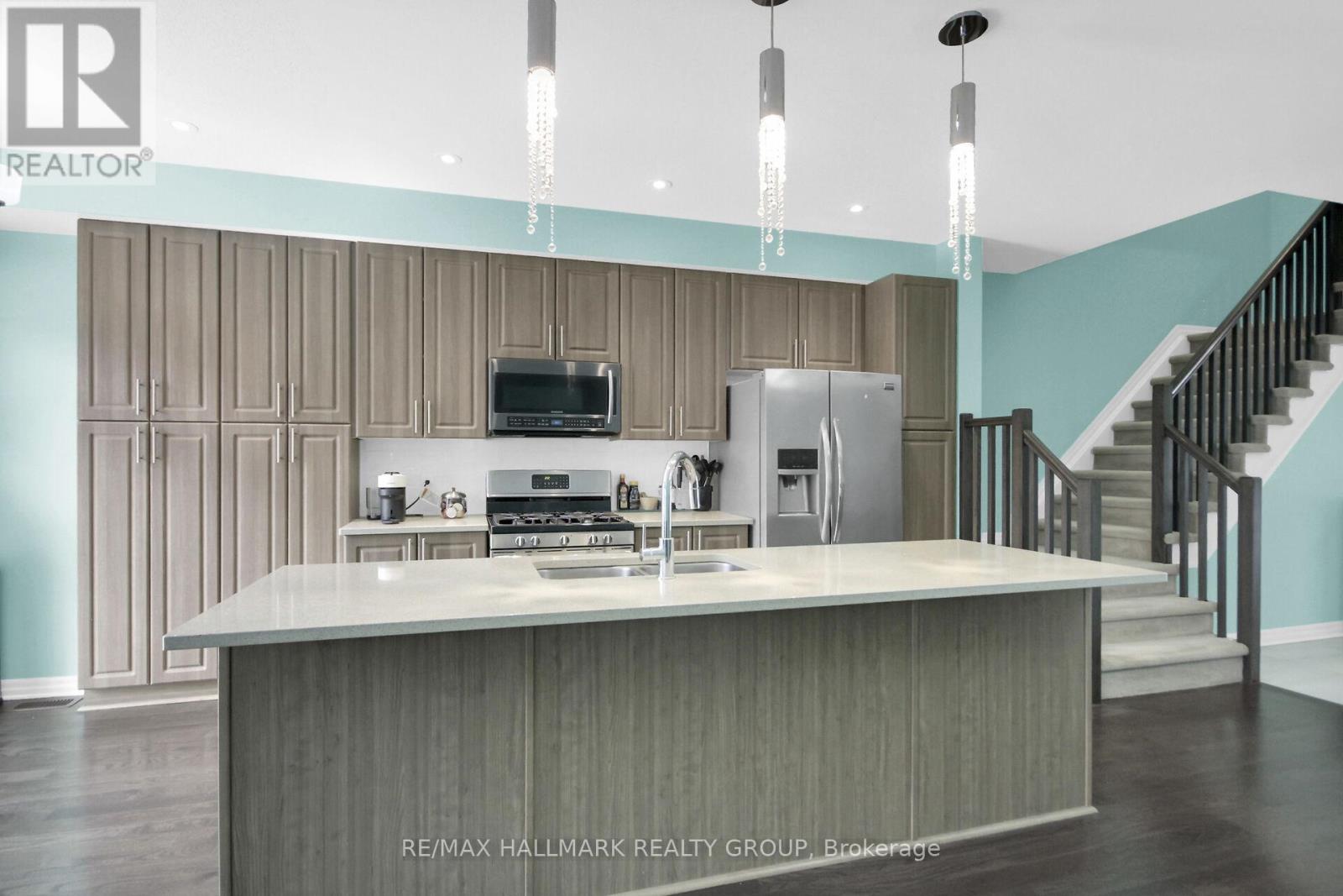 117 Overberg Way, Ottawa, Ontario  K2S 0V9 - Photo 16 - X12356700
