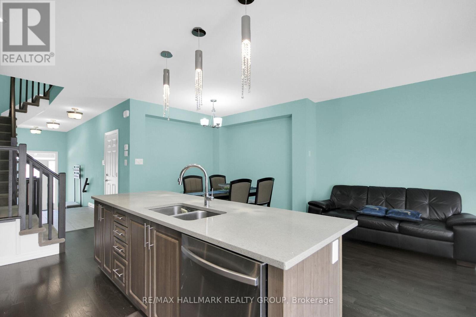 117 Overberg Way, Ottawa, Ontario  K2S 0V9 - Photo 17 - X12356700