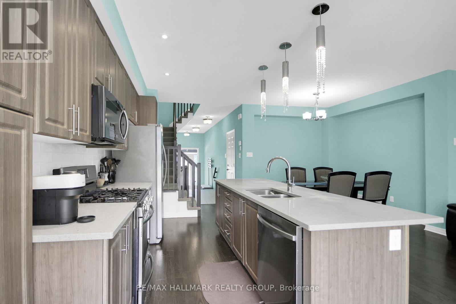 117 Overberg Way, Ottawa, Ontario  K2S 0V9 - Photo 18 - X12356700