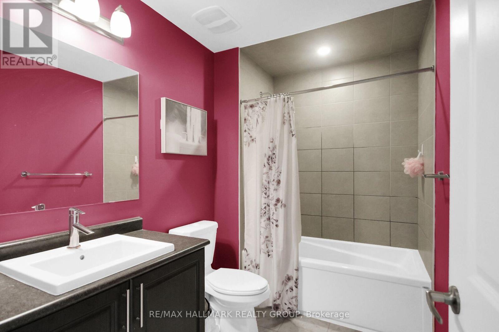 117 Overberg Way, Ottawa, Ontario  K2S 0V9 - Photo 34 - X12356700