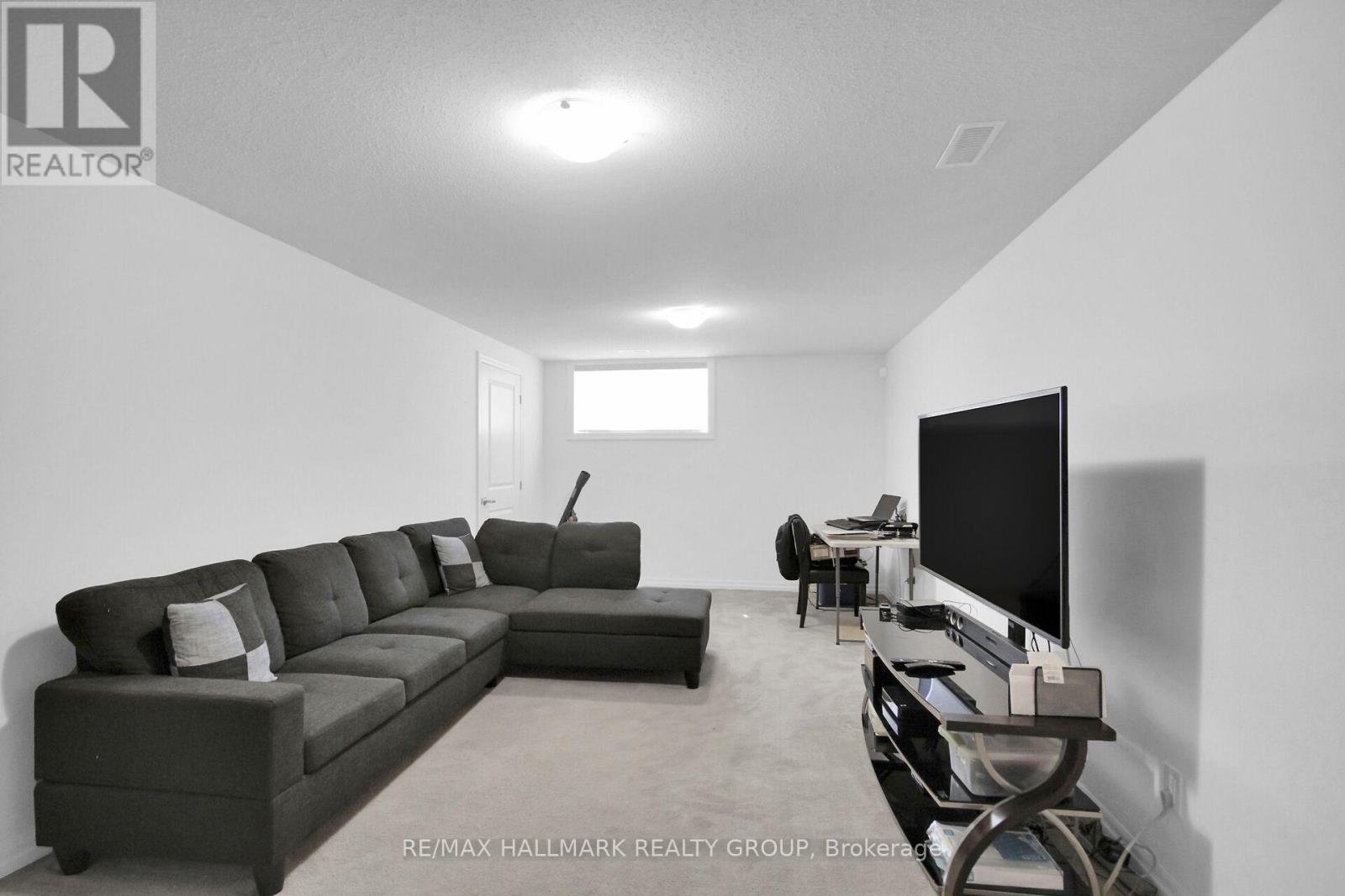 117 Overberg Way, Ottawa, Ontario  K2S 0V9 - Photo 37 - X12356700