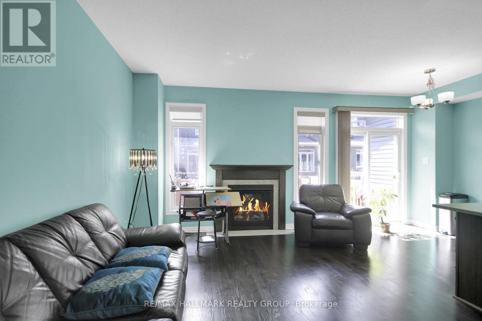 117 Overberg Way, Ottawa, Ontario  K2S 0V9 - Photo 9 - X12356700