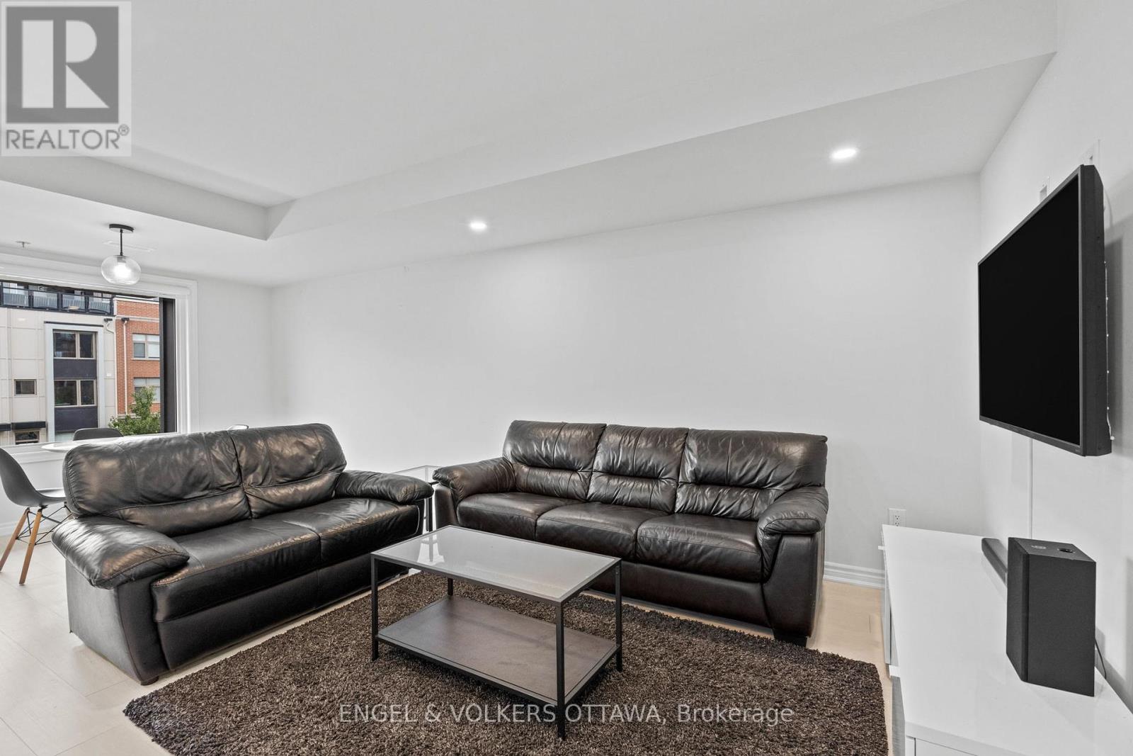 782 Mikinak Road, Ottawa, Ontario  K1K 5A5 - Photo 11 - X12356751