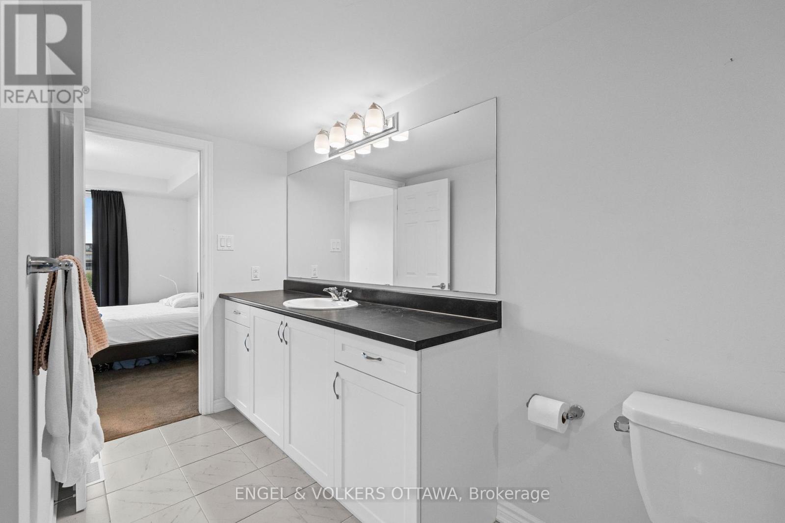 782 Mikinak Road, Ottawa, Ontario  K1K 5A5 - Photo 20 - X12356751