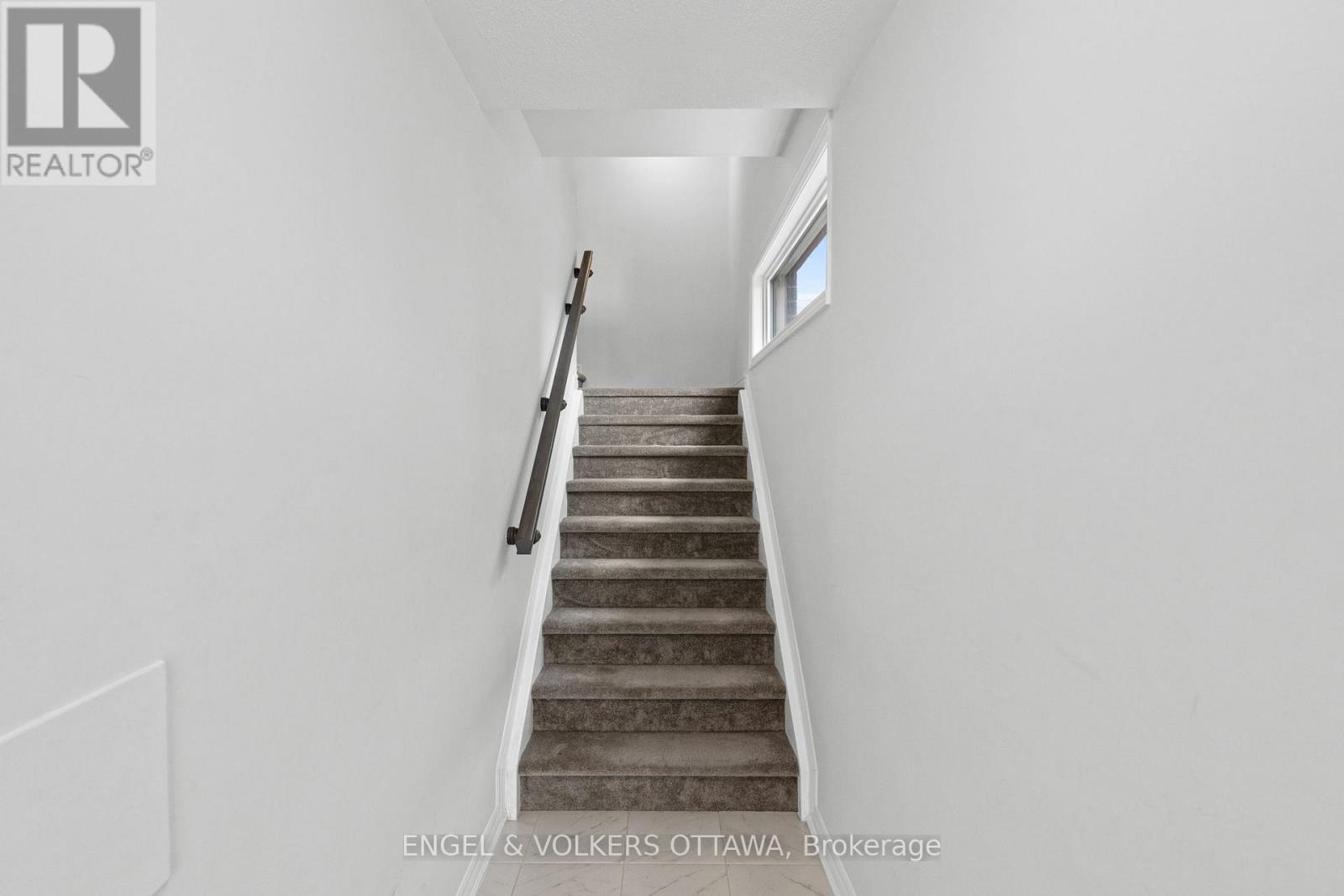 Property at 782 MIKINAK ROAD image 4