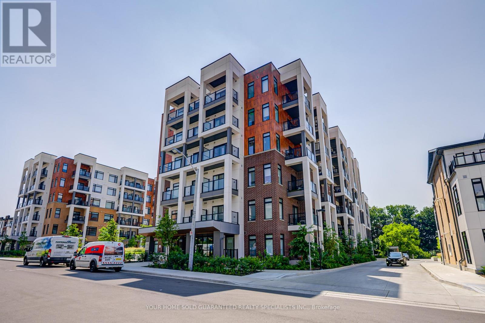 302 - 135 CANON JACKSON DRIVE, Toronto, Ontario