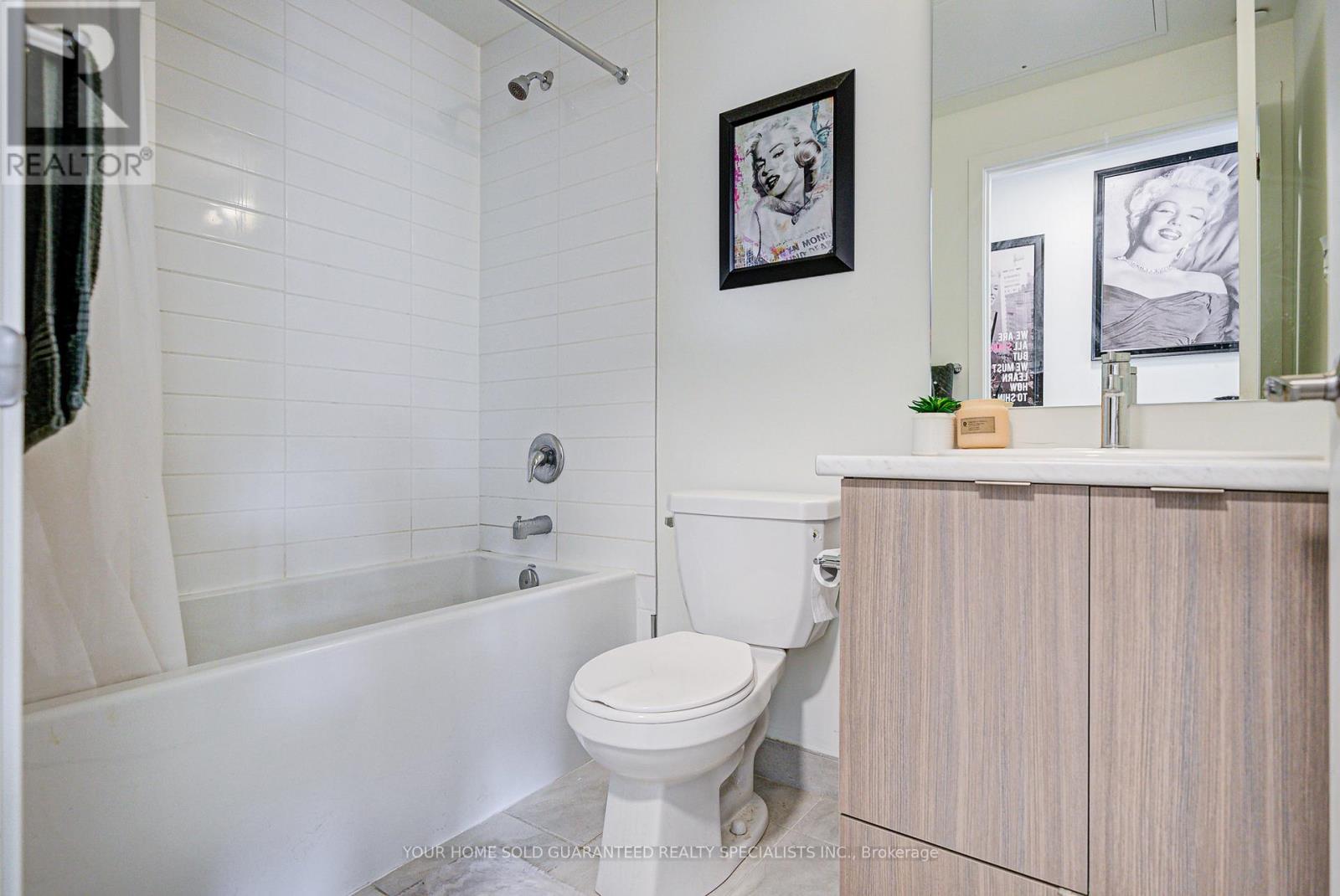 302 - 135 Canon Jackson Drive, Toronto, Ontario  M6M 0C3 - Photo 15 - W12356551