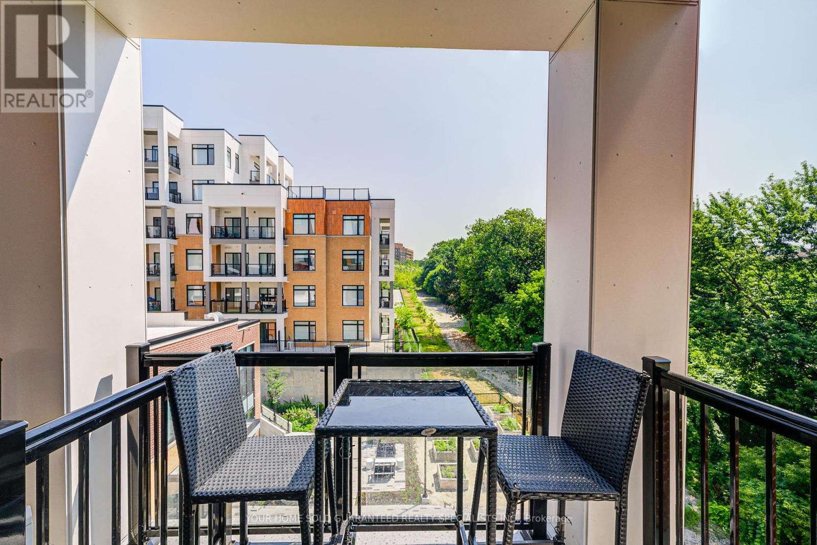 302 - 135 Canon Jackson Drive, Toronto, Ontario  M6M 0C3 - Photo 16 - W12356551