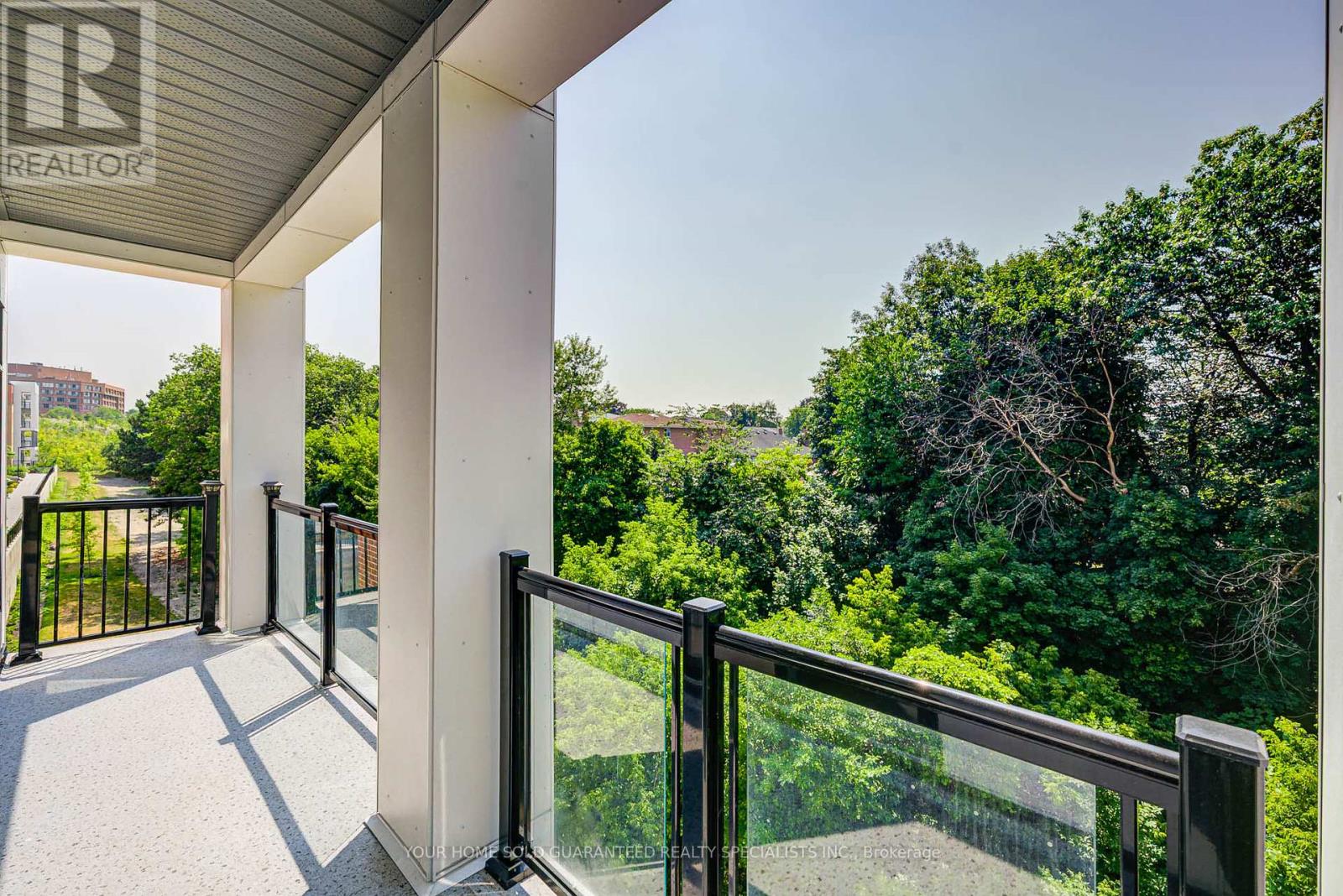 302 - 135 Canon Jackson Drive, Toronto, Ontario  M6M 0C3 - Photo 18 - W12356551