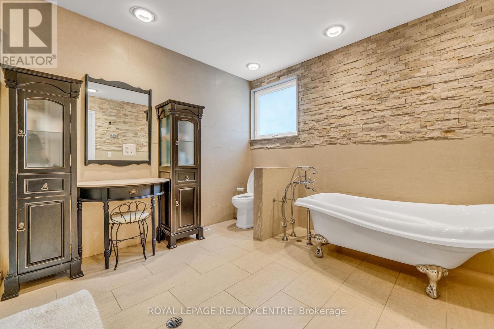 1593 Glenburnie Road, Mississauga, Ontario  L5G 3C9 - Photo 28 - W12356590