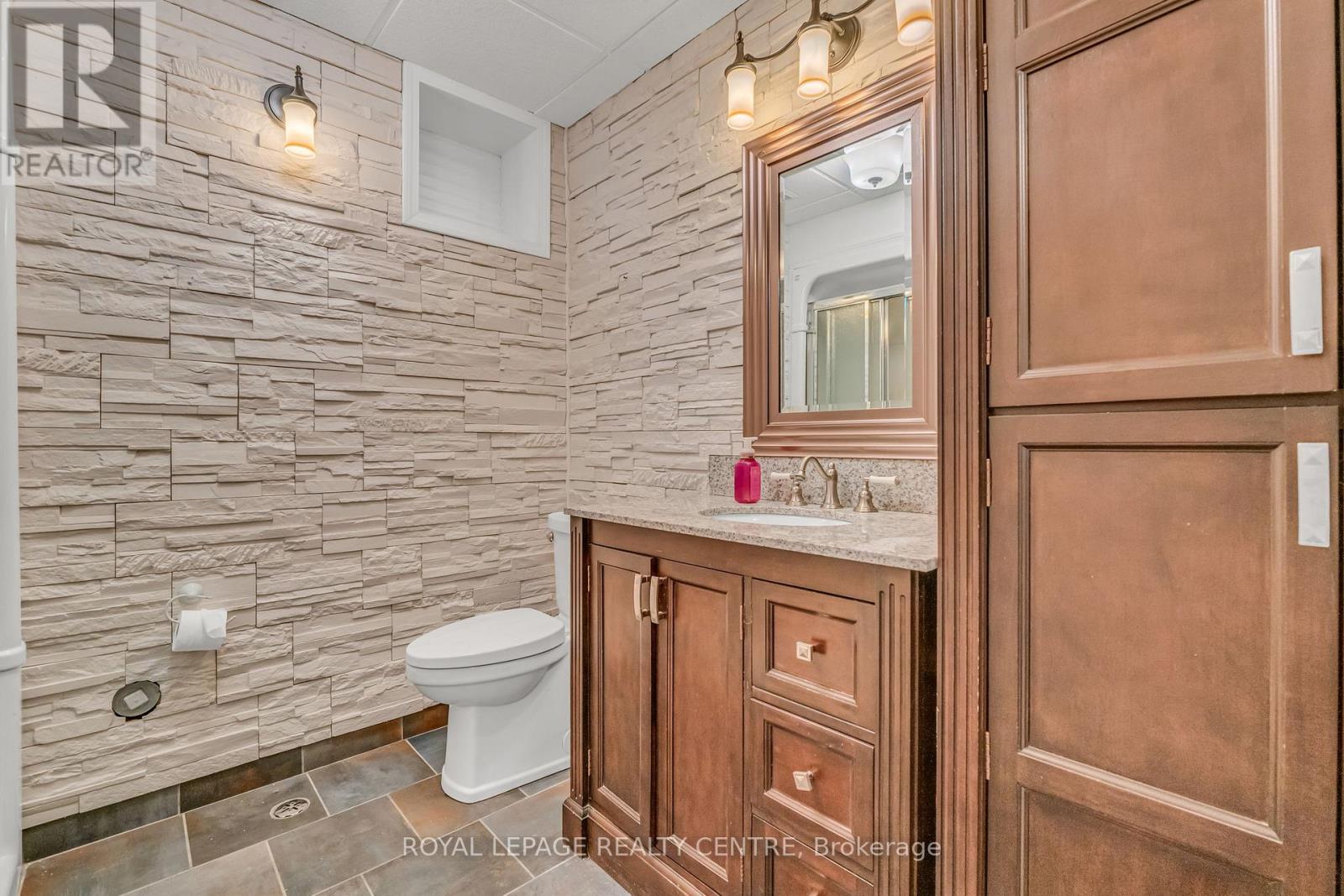 1593 Glenburnie Road, Mississauga, Ontario  L5G 3C9 - Photo 41 - W12356590