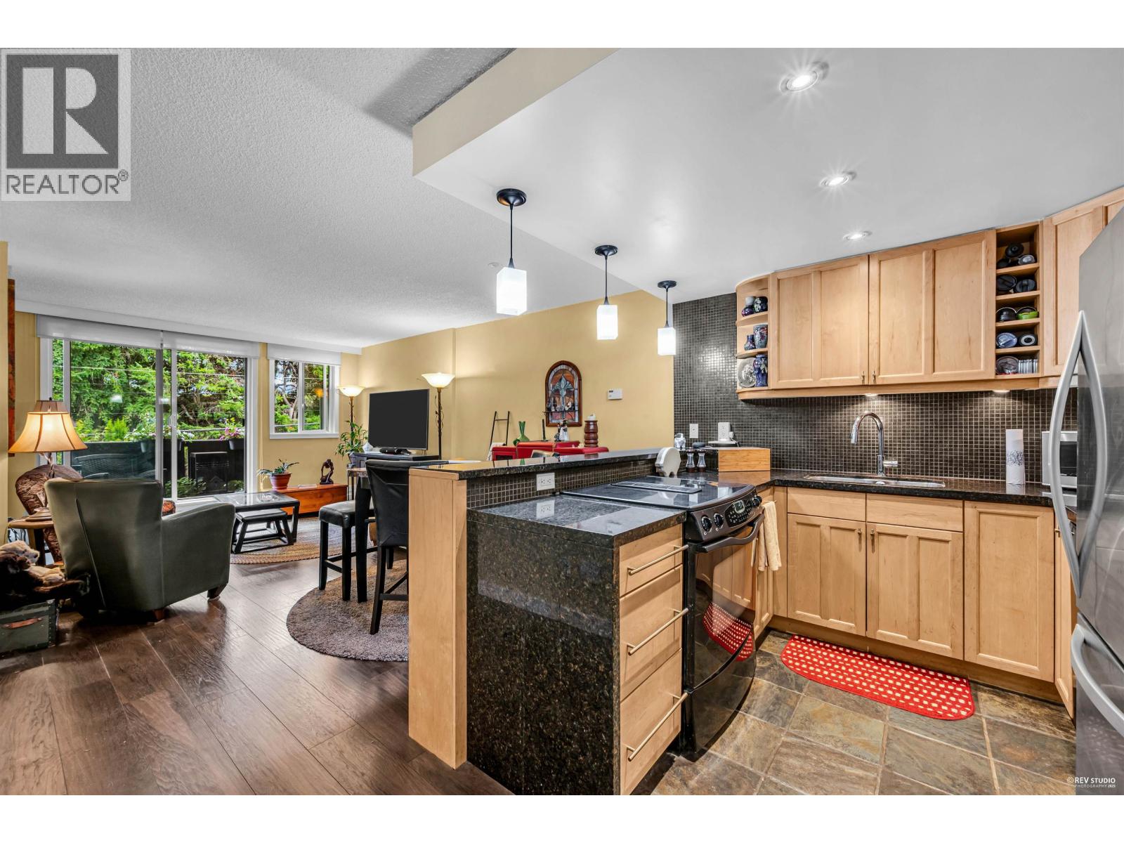 203 1867 W 3rd Avenue, Vancouver, British Columbia  V6J 1K9 - Photo 3 - R3039265