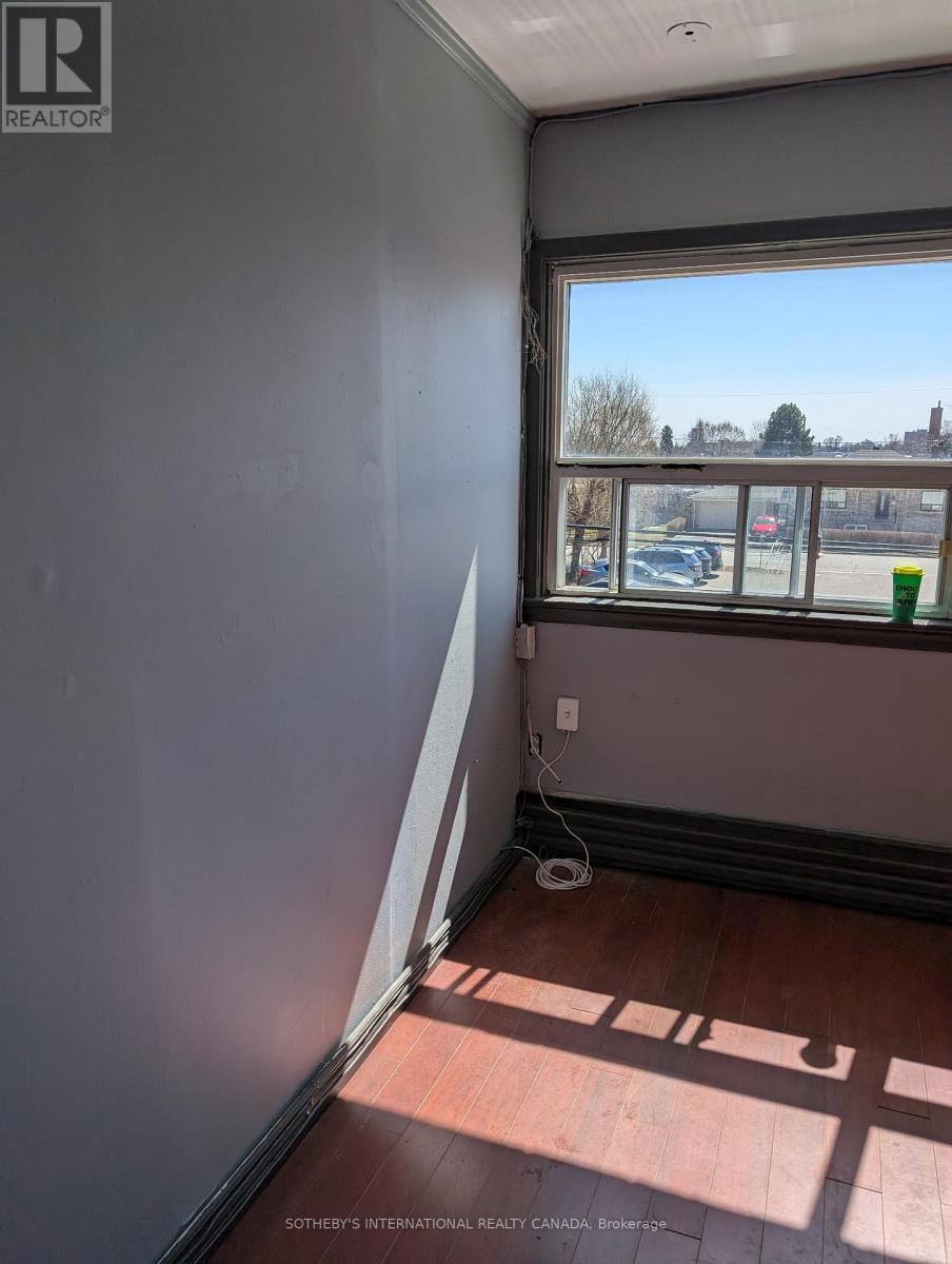 11 - 783 Lawrence Avenue W, Toronto, Ontario  M6A 1C2 - Photo 7 - W12297476