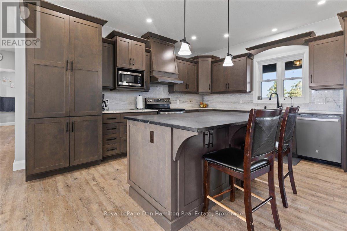43830 Cranbrook Road, Huron East, Ontario  N0G 1H0 - Photo 13 - X12356694