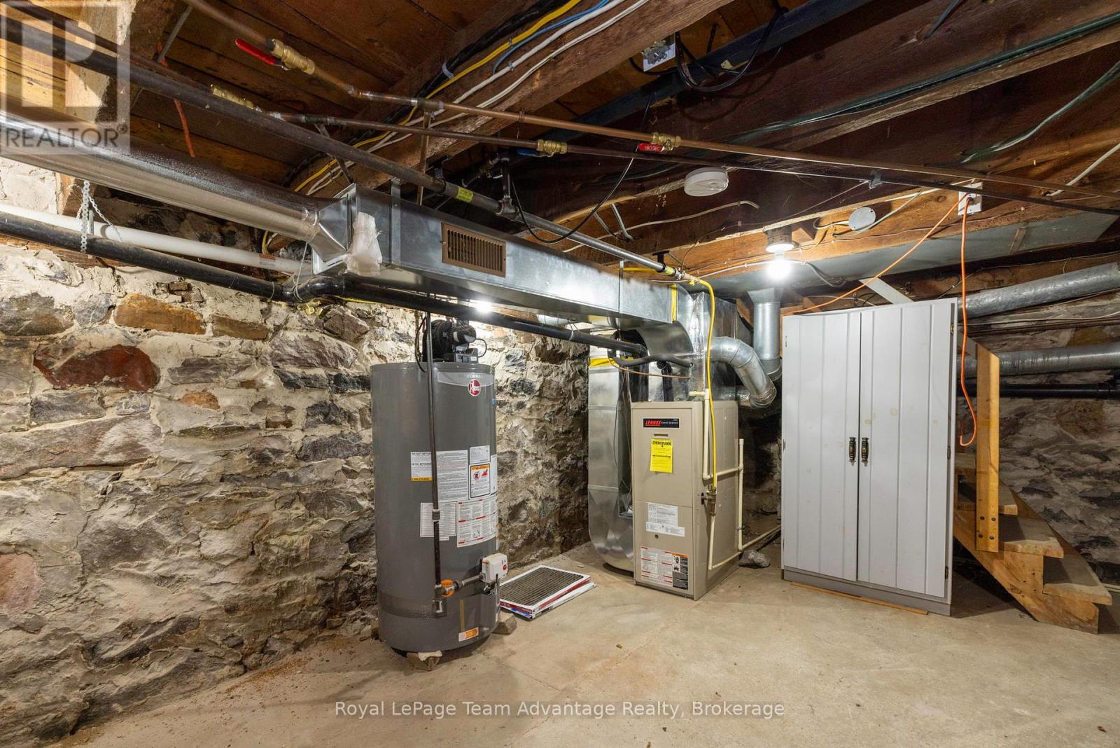 122 Gibson Street, Parry Sound, Ontario  P2A 1X7 - Photo 29 - X12356750